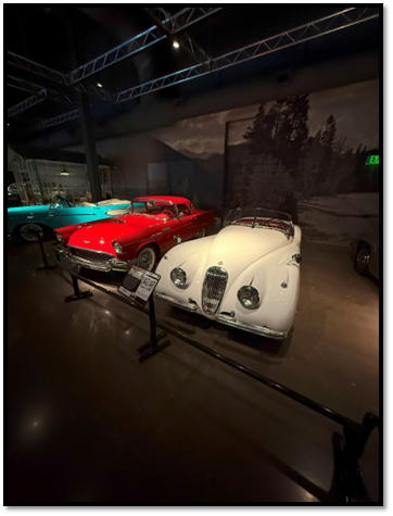 A group of cars in a room

AI-generated content may be incorrect.